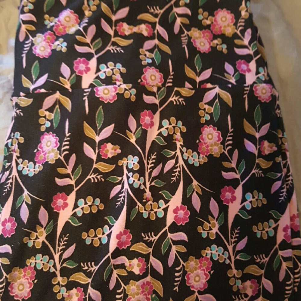 Tall and Curvy Lularoe leggings